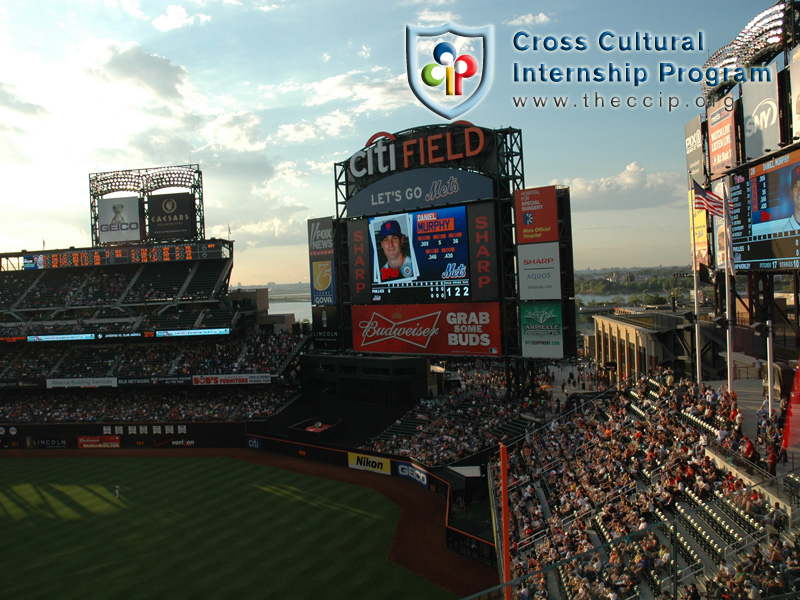 Congressman Ackerman, Attends Mets Games