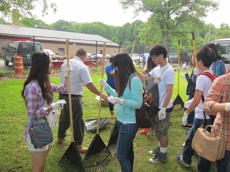 Volunteering at Cunningham Park (Session A)