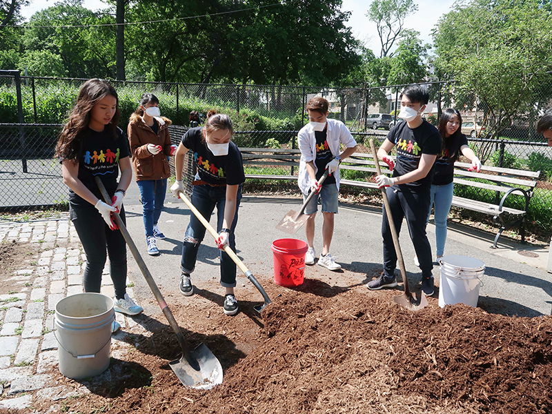 Volunteering at Cunningham Park (Session A)