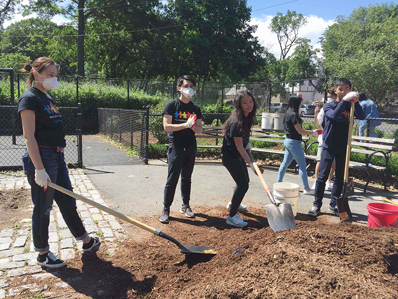 Volunteering at Cunningham Park (Session A)