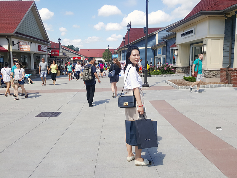 Shopping spree at Woodbury (Session B)