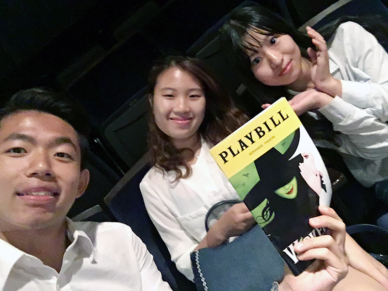 Broadway show (Wicked )