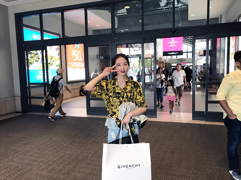 Shopping spree at Woodbury (Session B)